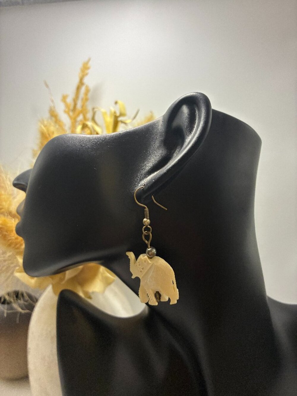 Vintage Hand Carved Bone Elephant Dangle Earrings Tribal Boho Safari - Picture 3 of 8